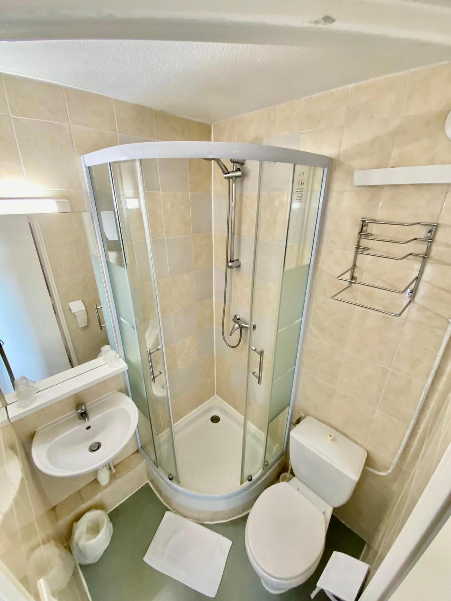 L'Escale D'Ales Hotel Zewnętrze zdjęcie